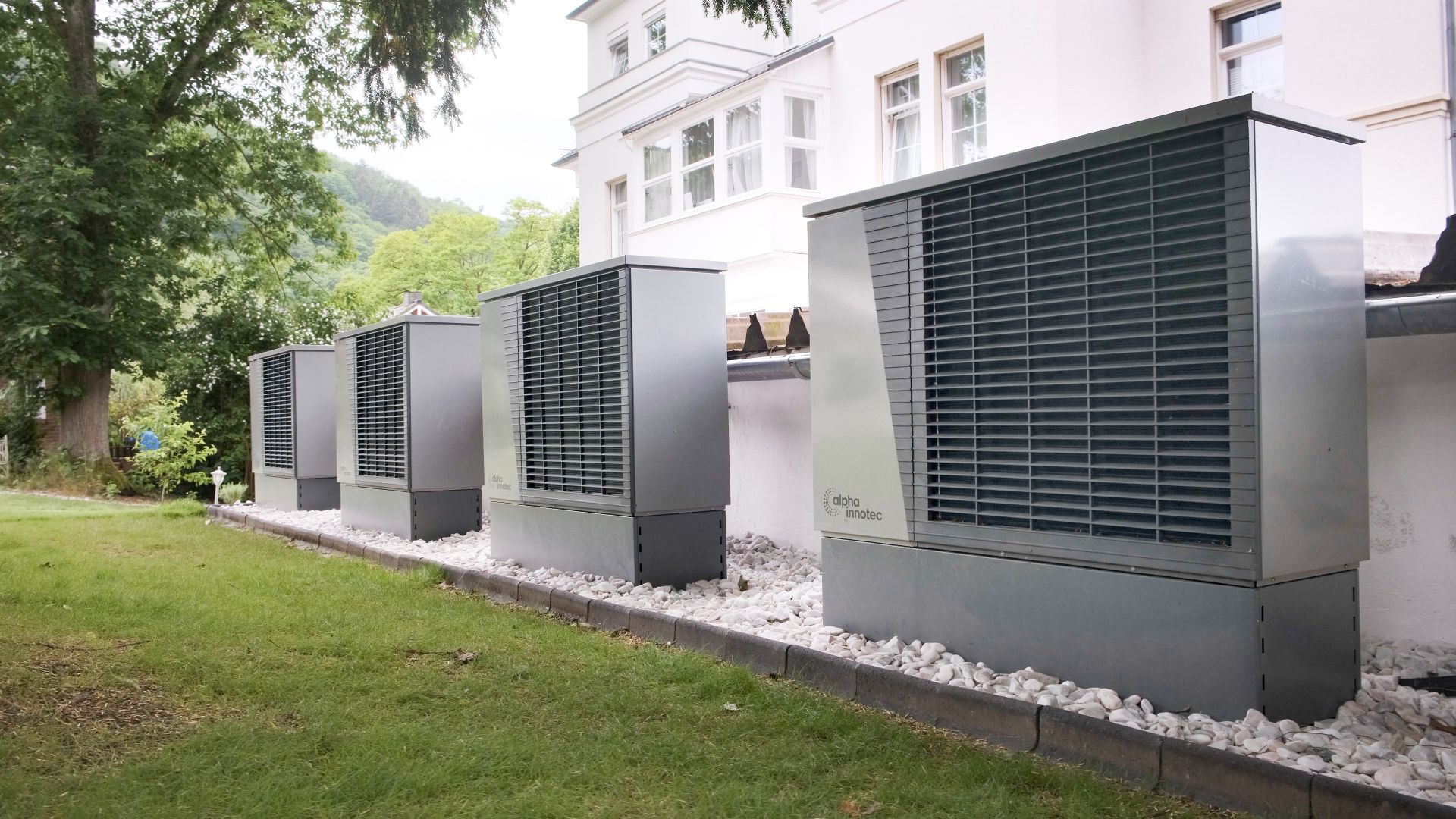 Heat Pumps vs Solar Hot Water in East Africa: Choosing Right